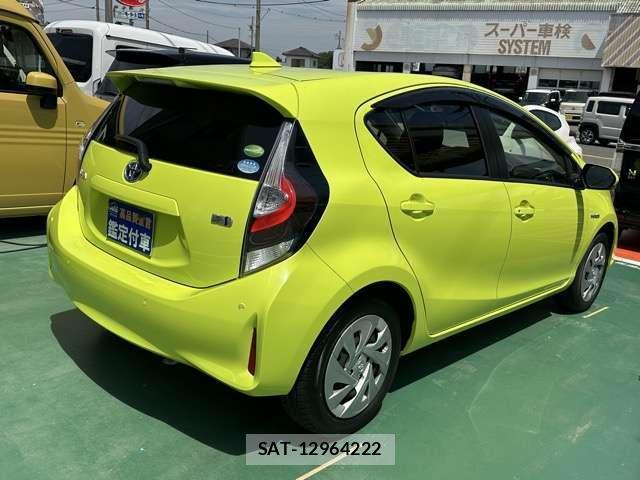 Toyota AQUA 2020-04 8549124-10