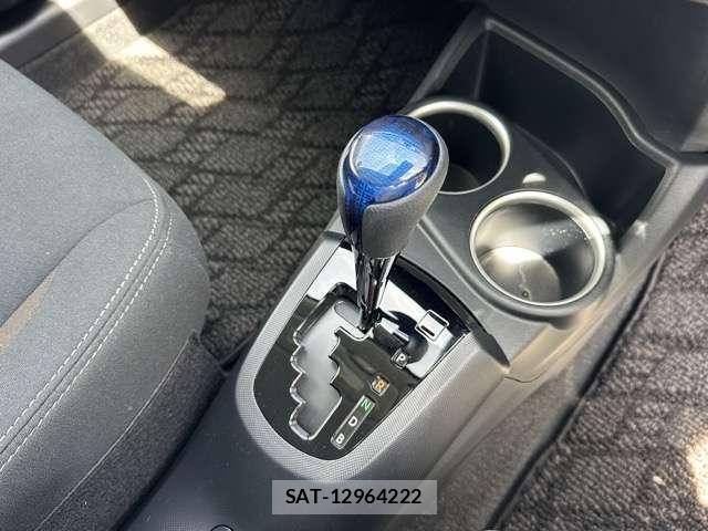 Toyota AQUA 2020-04 8549124-6