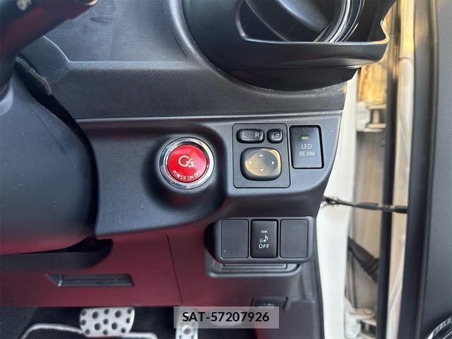 Toyota AQUA 2015-03 8549381-13