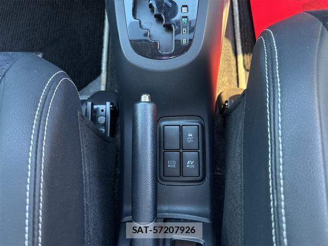 Toyota AQUA 2015-03 8549381-15