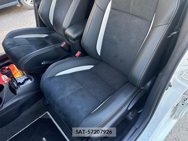 Toyota AQUA 2015-03 8549381-17
