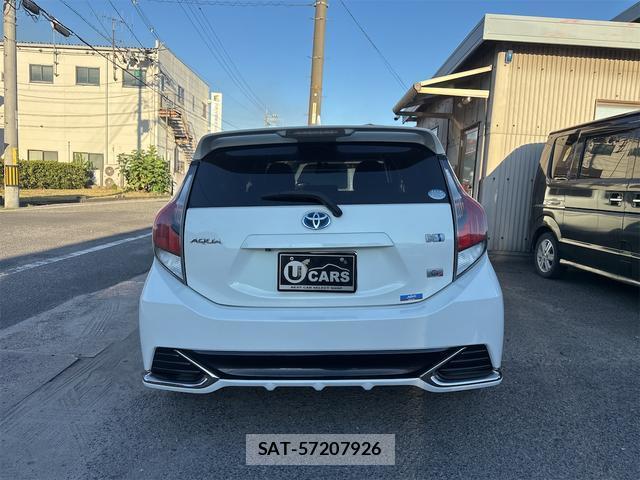 Toyota AQUA 2015-03 8549381-2
