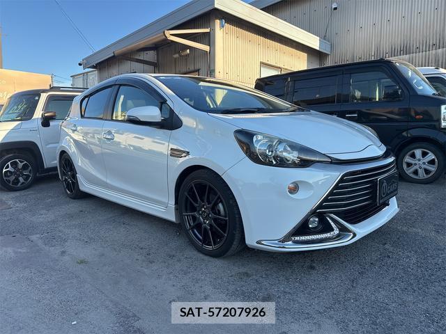 Toyota AQUA 2015-03 8549381-5