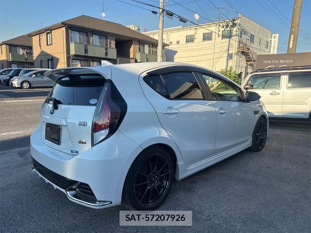 Toyota AQUA 2015-03 8549381-7