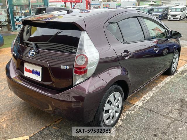 Toyota AQUA 2014-03 8549419-1