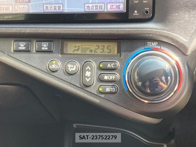 Toyota AQUA 2012-01 8549420-11