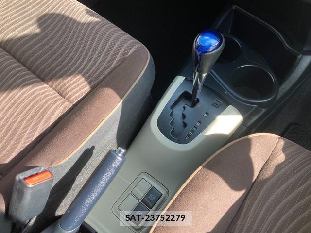 Toyota AQUA 2012-01 8549420-12