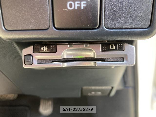Toyota AQUA 2012-01 8549420-13