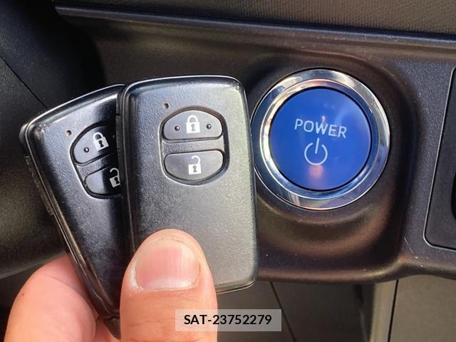 Toyota AQUA 2012-01 8549420-15
