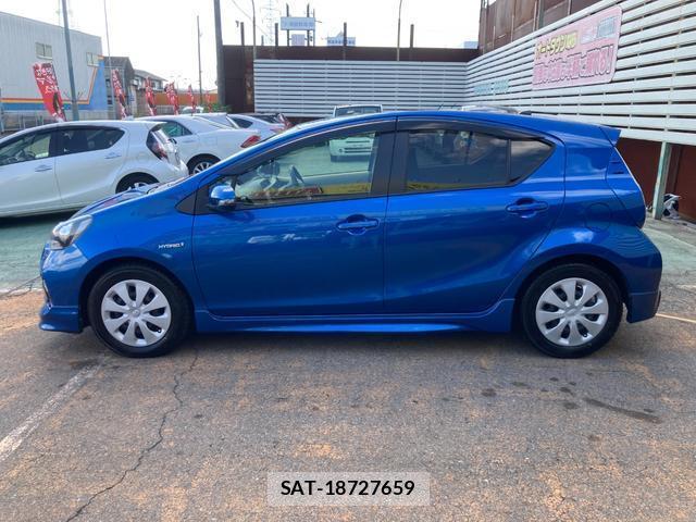 Toyota AQUA 2014-02 8549422-11