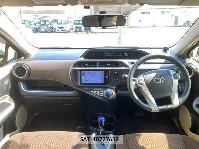 Toyota AQUA 2014-02 8549422-2