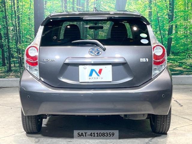 Toyota AQUA 2012-05 8549645-14