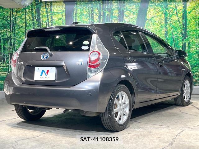 Toyota AQUA 2012-05 8549645-16