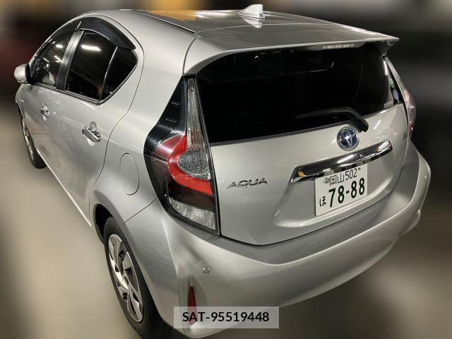 Toyota AQUA 2019-09 8549671-1