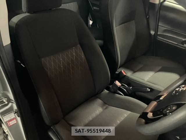 Toyota AQUA 2019-09 8549671-4