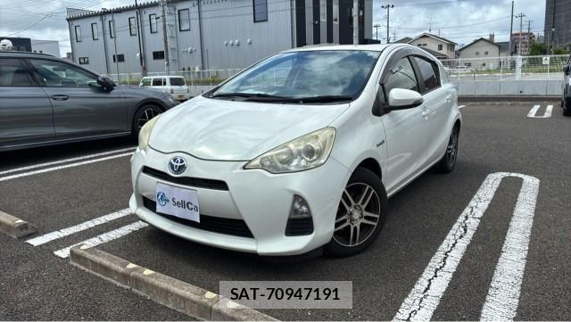 Toyota AQUA 2013-07 8550286-0