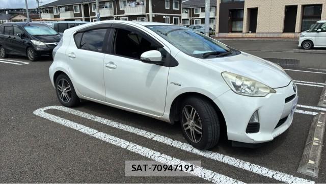 Toyota AQUA 2013-07 8550286-10