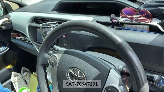 Toyota AQUA 2013-07 8550286-16