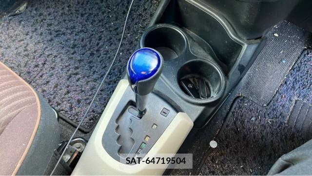 Toyota AQUA 2012-11 8550434-14