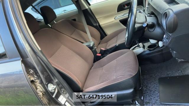 Toyota AQUA 2012-11 8550434-5