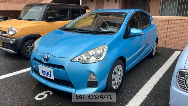 Toyota AQUA 2013-10 8550435-0