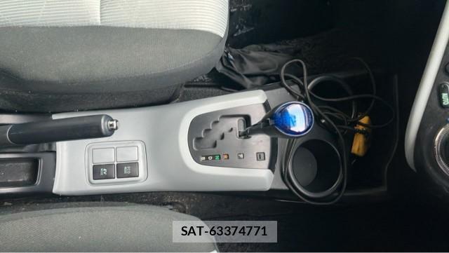 Toyota AQUA 2013-10 8550435-14