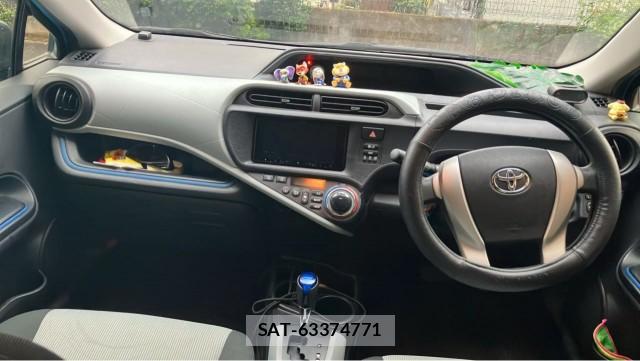 Toyota AQUA 2013-10 8550435-2