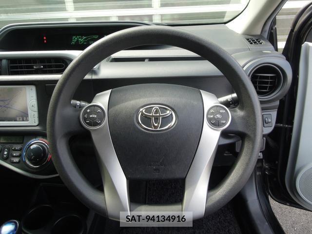 Toyota AQUA 2013-02 8550525-15