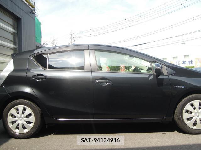 Toyota AQUA 2013-02 8550525-3
