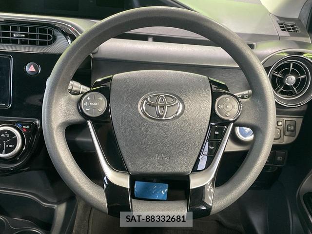 Toyota AQUA 2020-01 8550786-11