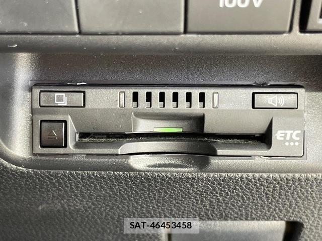 Toyota AQUA 2024-11 8550925-5