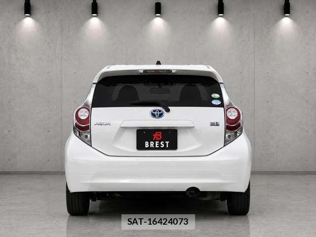 Toyota AQUA 2013-03 8551190-3