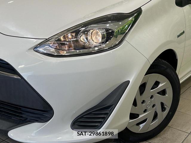 Toyota AQUA 2017-09 8551735-11
