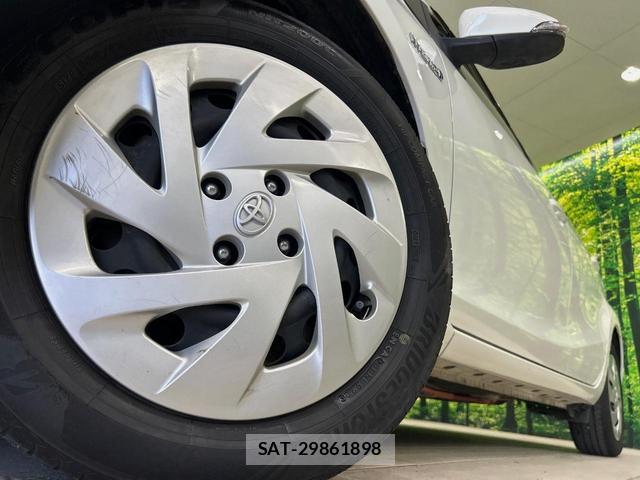 Toyota AQUA 2017-09 8551735-12