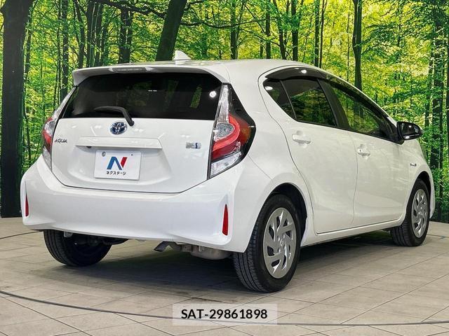 Toyota AQUA 2017-09 8551735-16