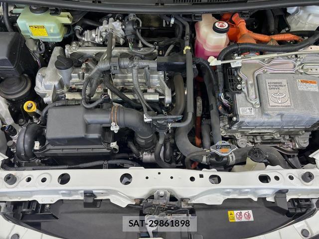 Toyota AQUA 2017-09 8551735-17