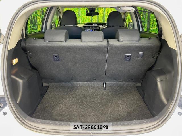 Toyota AQUA 2017-09 8551735-9