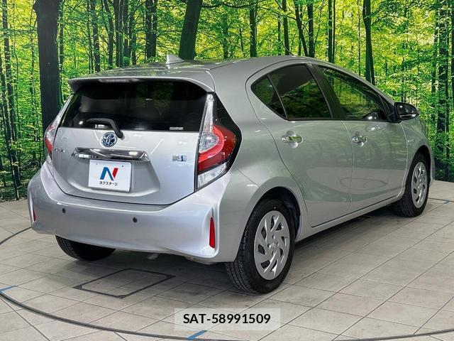 Toyota AQUA 2018-01 8551739-16