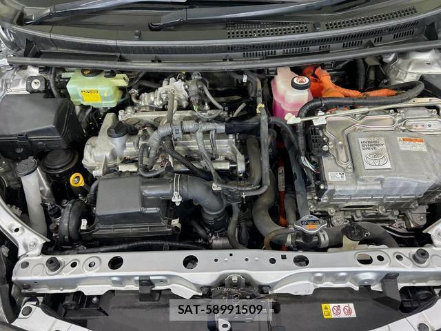 Toyota AQUA 2018-01 8551739-17