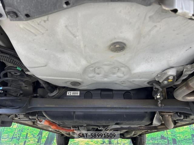 Toyota AQUA 2018-01 8551739-18