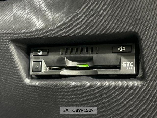 Toyota AQUA 2018-01 8551739-5