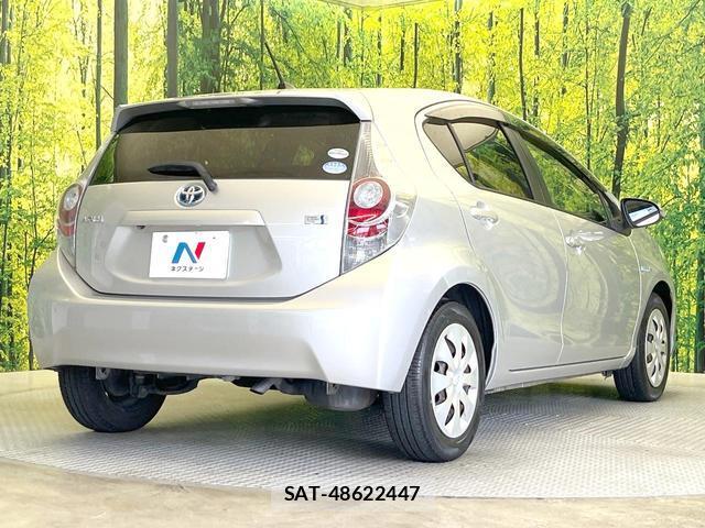 Toyota AQUA 2012-01 8551747-16