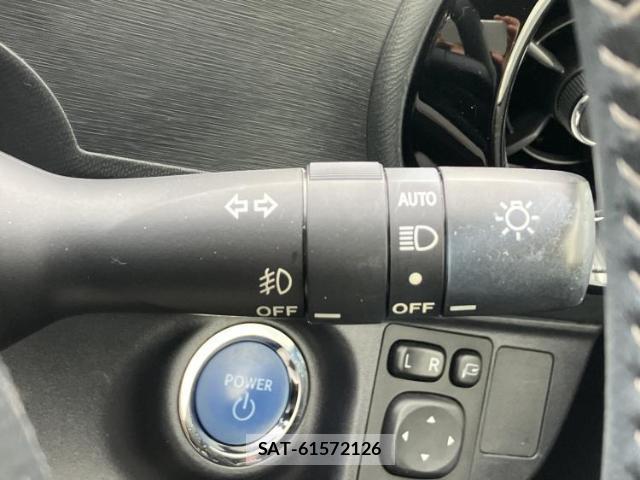 Toyota AQUA 2018-04 8551829-15