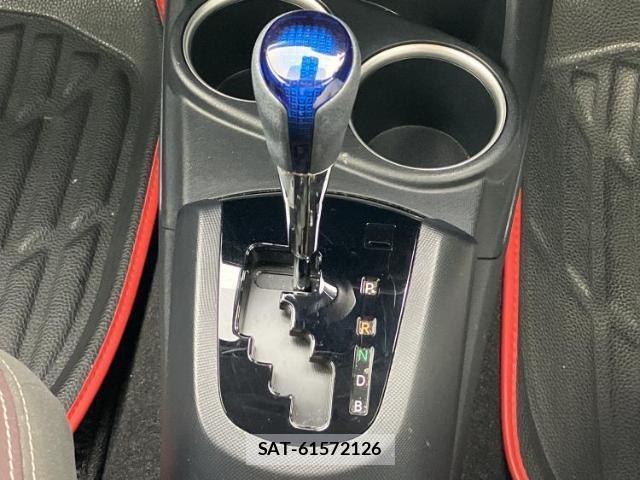 Toyota AQUA 2018-04 8551829-17