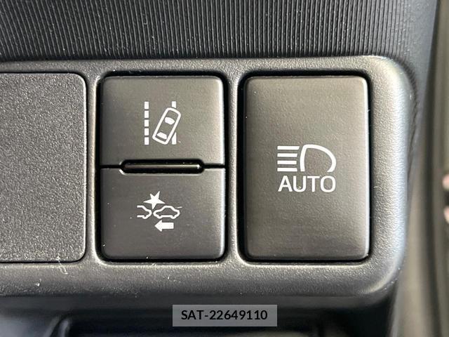 Toyota AQUA 2019-01 8551865-6