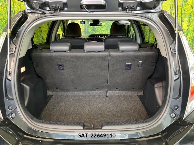 Toyota AQUA 2019-01 8551865-9