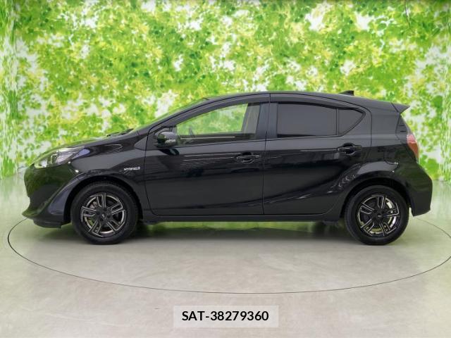 Toyota AQUA 2018-09 8552253-1