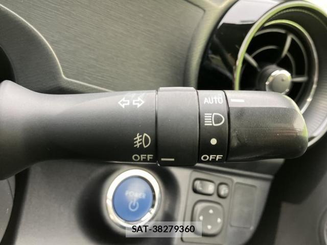 Toyota AQUA 2018-09 8552253-15