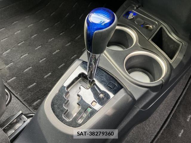 Toyota AQUA 2018-09 8552253-17