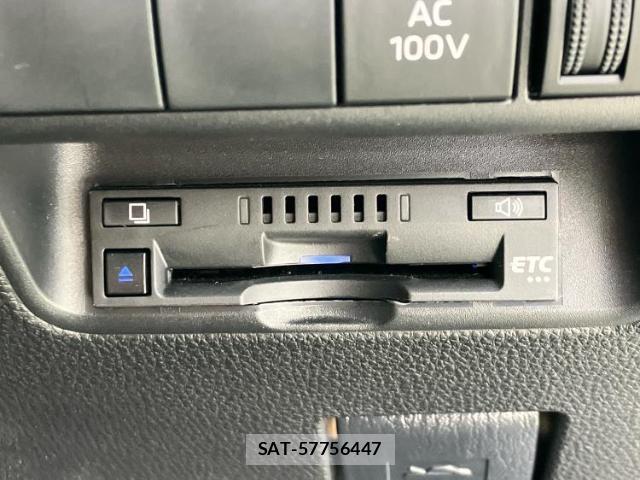 Toyota AQUA 2021-08 8552346-16